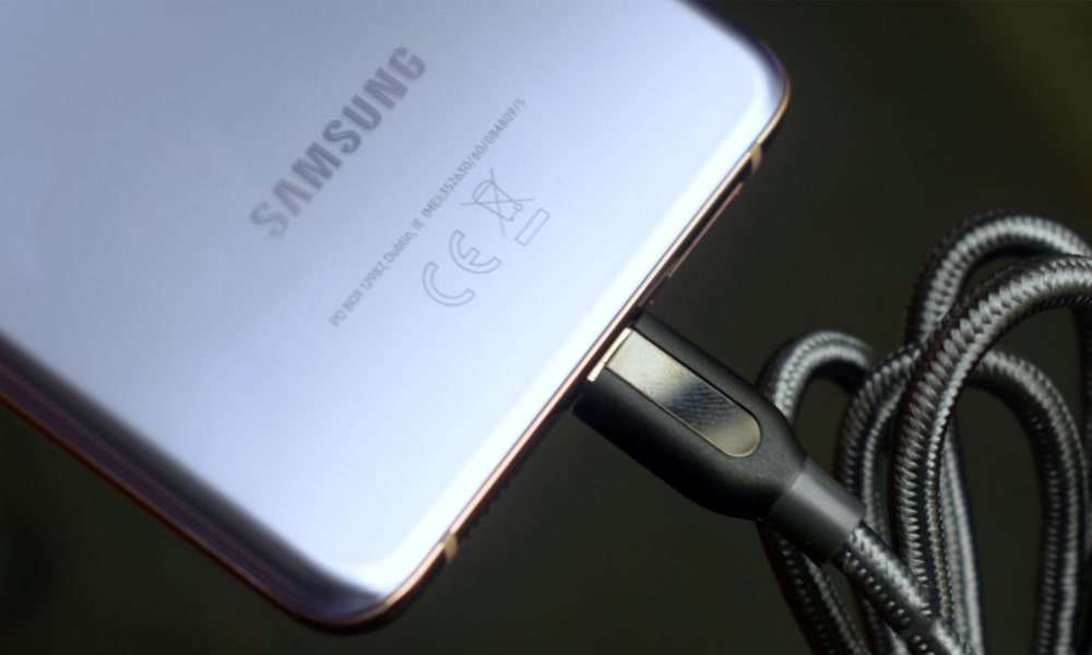 Samsung Galaxy S21 Plus và iPhone 12 Pro: Cuộc đối đầu đáng mong đợi
